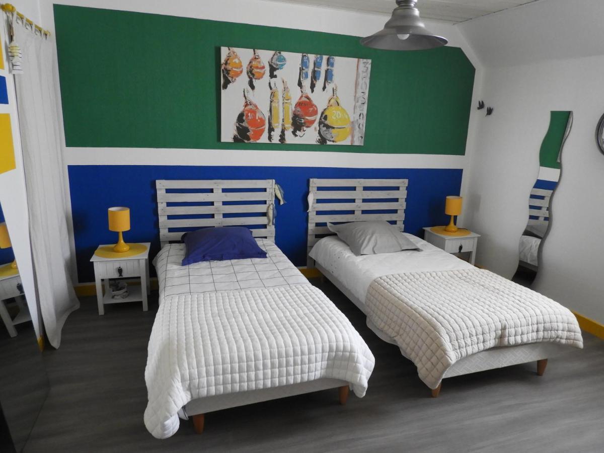 Bed and Breakfast Les Volets Bleus Saint-Guenole Экстерьер фото